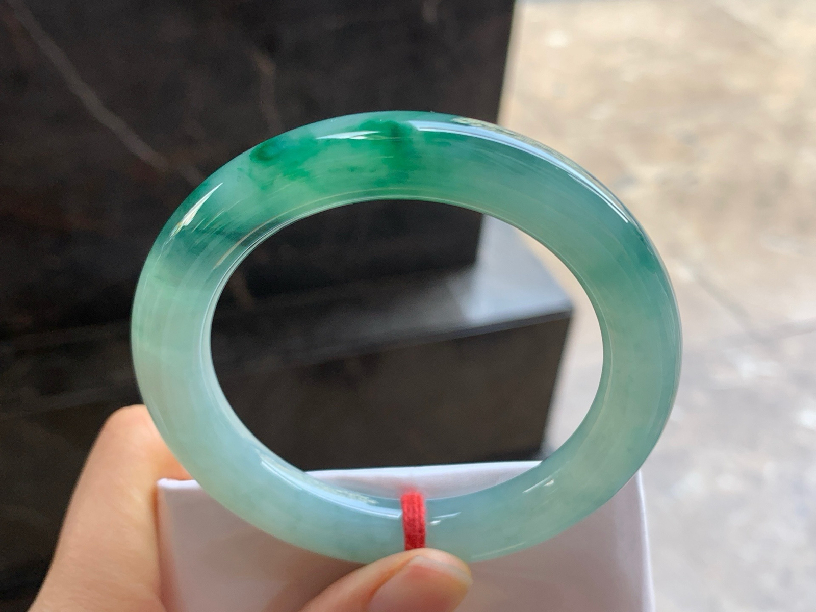 53.5-10

绿花圆条手镯^_^颜色鲜艳