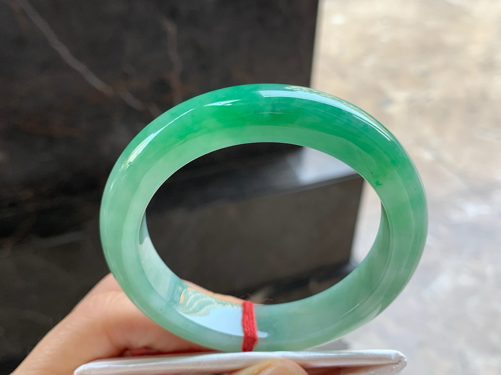 54-12.5-9.3

辣绿色手镯^_^颜色鲜艳