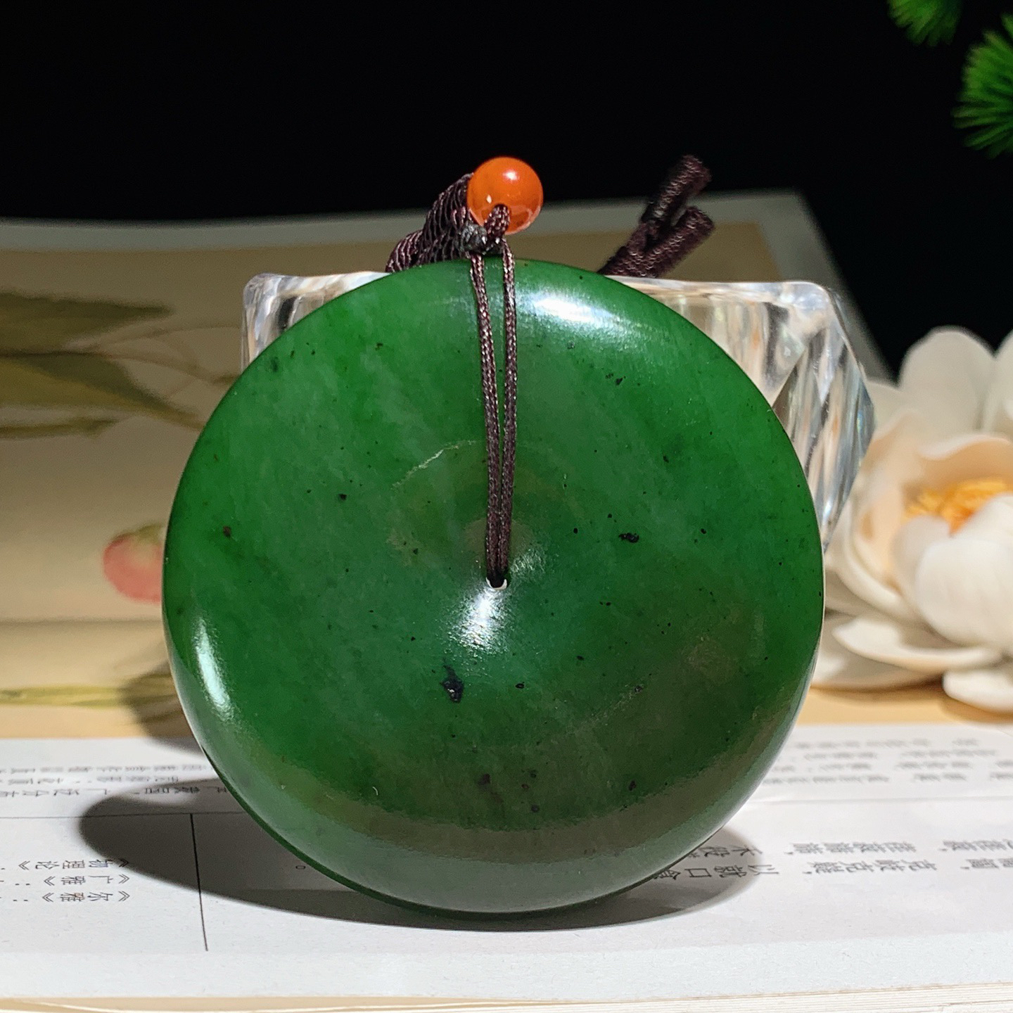 和田玉菠菜绿俄罗斯碧玉平安扣怀古挂件 尺寸53/12重72.8克，玉质细腻油润 底色纯净 脂粉好，品