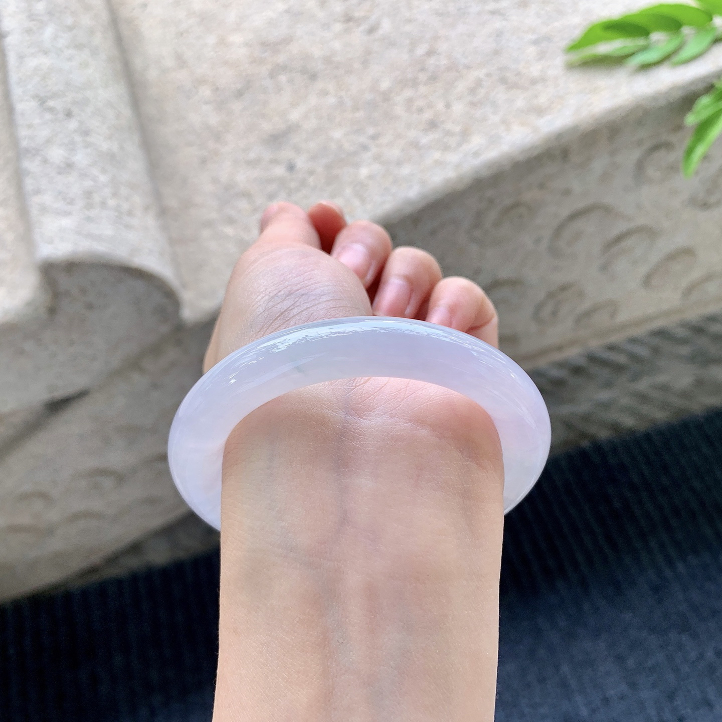 【圈口】53.8/10.6/10.2
冰粉紫，水润，种老，细腻，无纹裂！