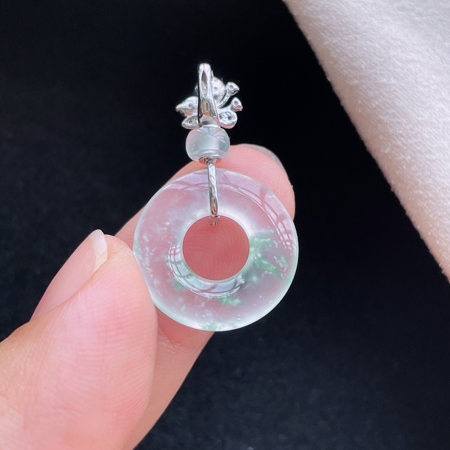 18K 冰种·甜甜圈

整30.2-17.7-2.7