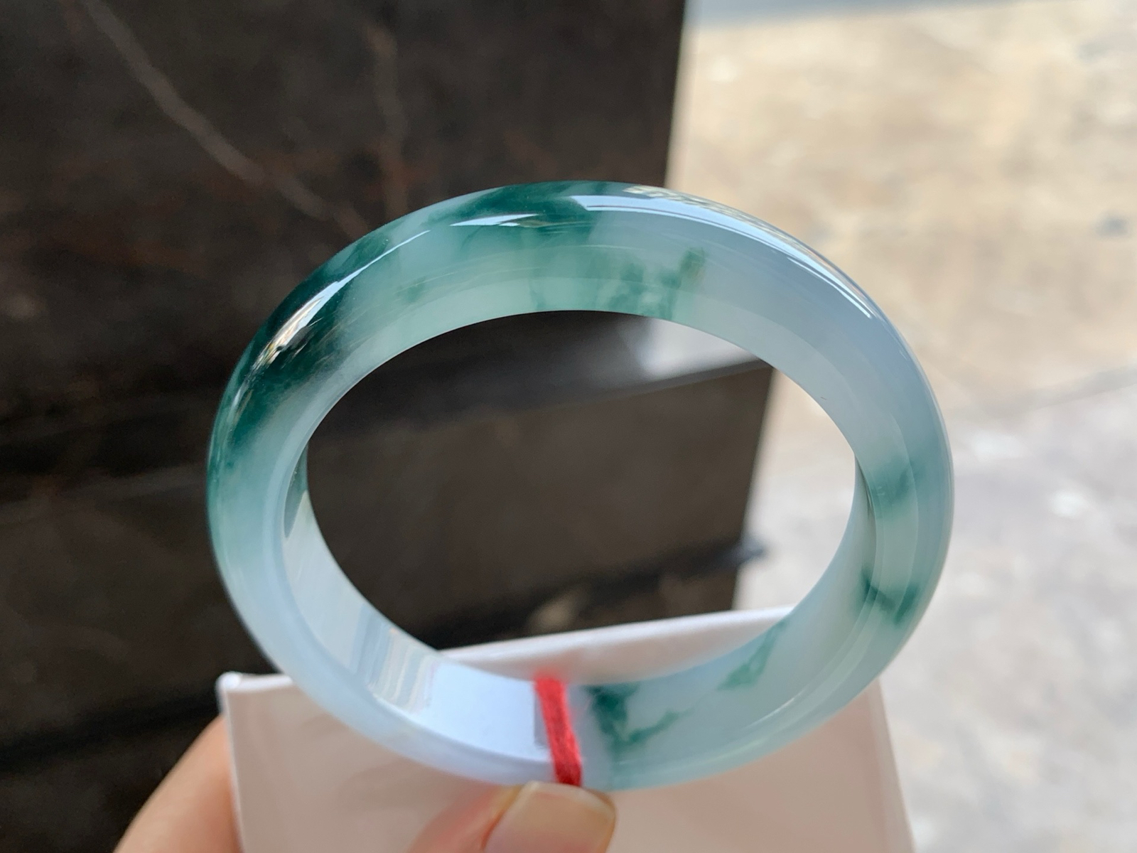 56.5-12.8-8.5

蓝花手镯^_^飘花浓郁