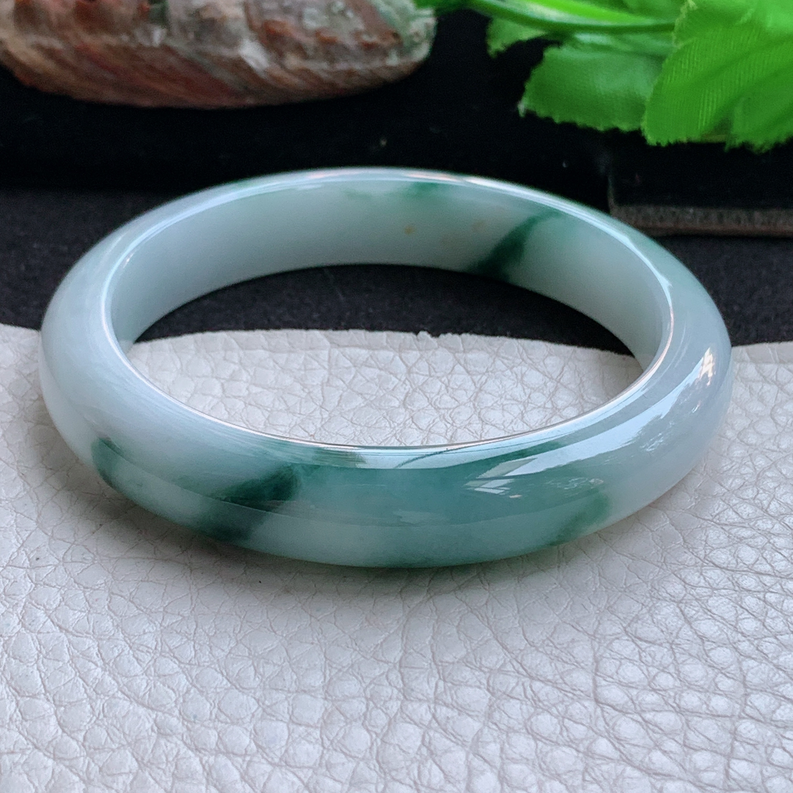 ee实拍56*11*7.8平安镯 天然缅甸翡翠a货手镯飘花水润正圈玉镯子