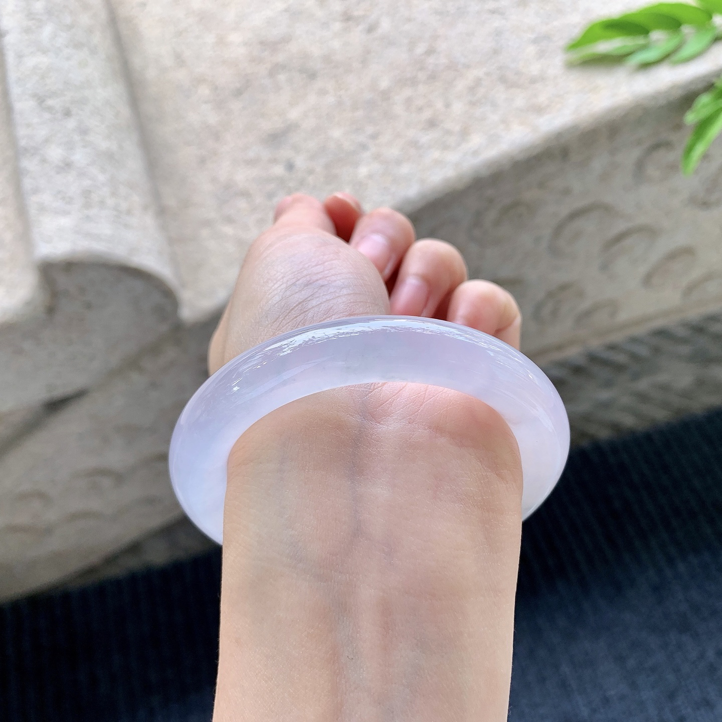 【圈口】53.8/10.6/10.2
冰粉紫，水润，种老，细腻，无纹裂！