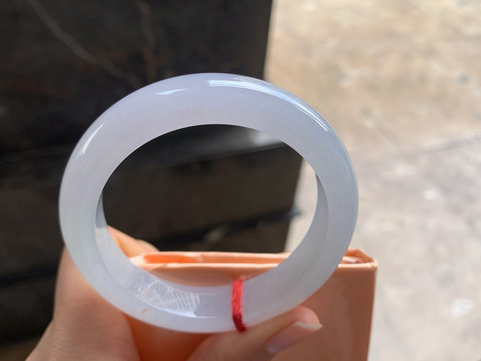 53.5-12.6-8.5

淡紫手镯^_^清新 水润