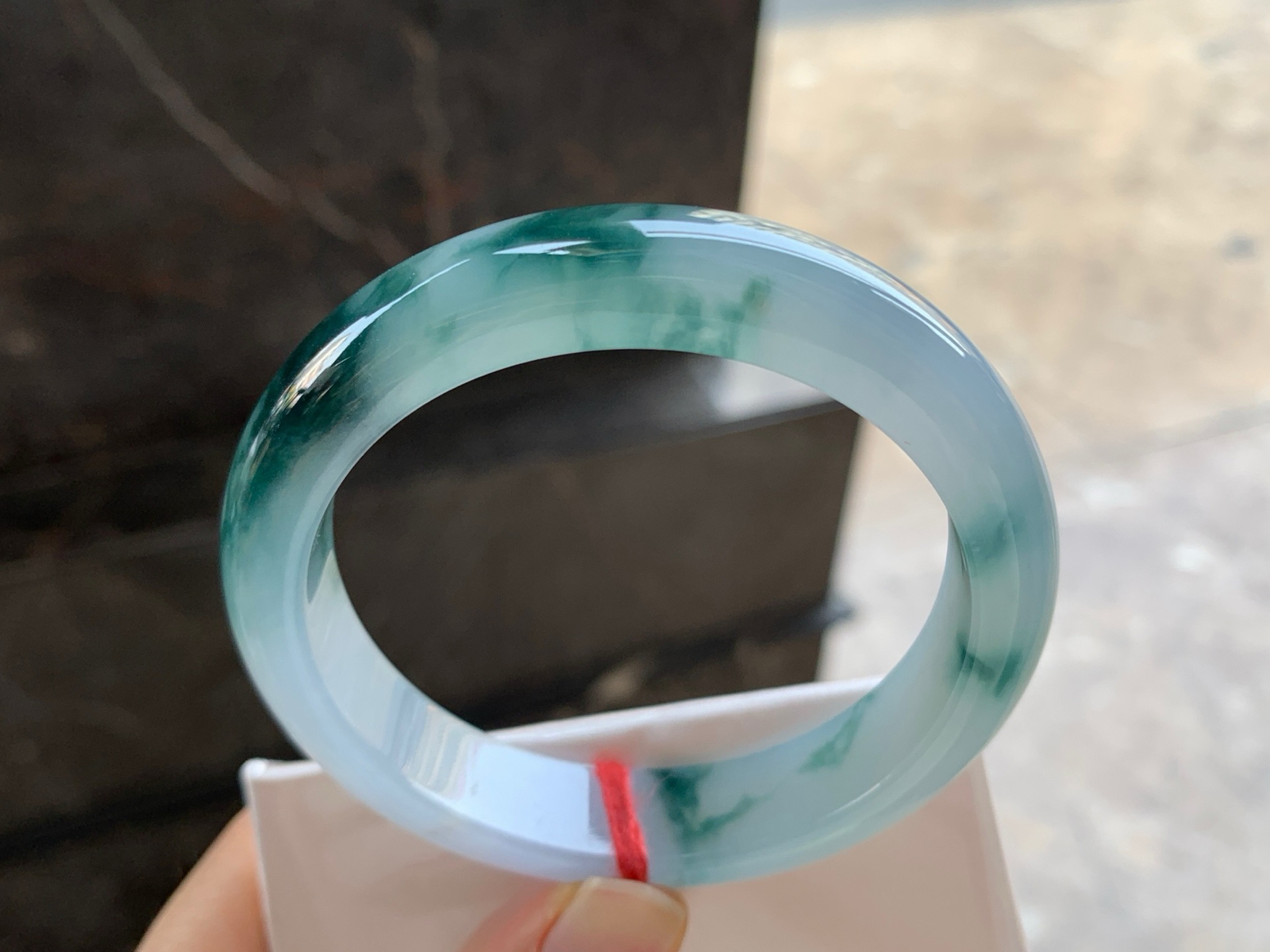 56.5-12.8-8.5

蓝花手镯^_^飘花浓郁