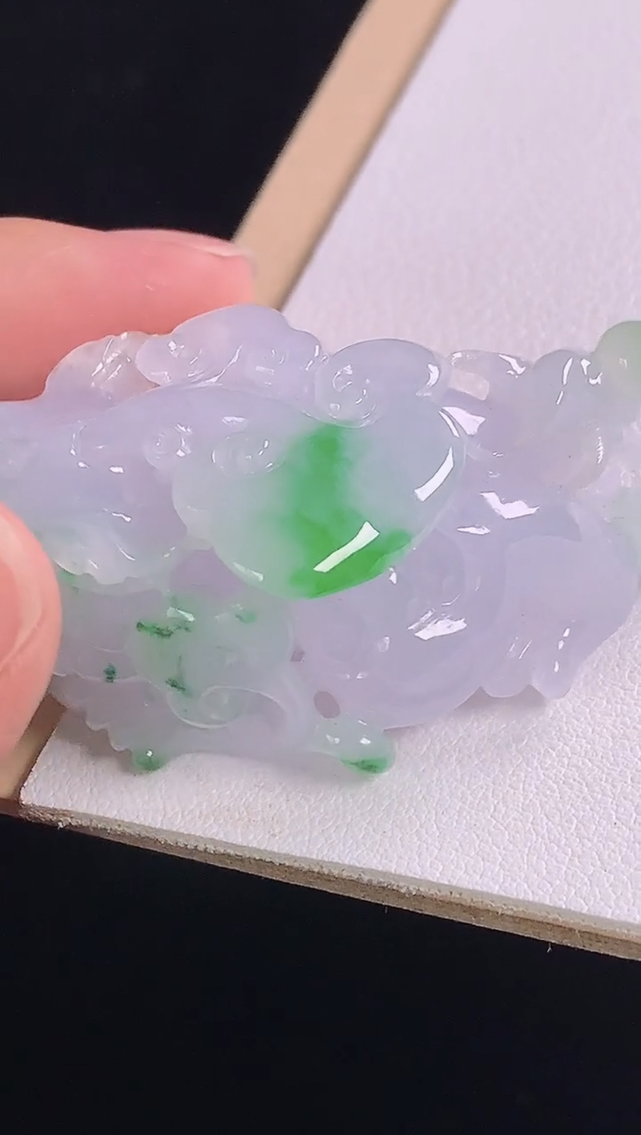 三彩貔貅
尺寸:49.8-30.5-20.6mm