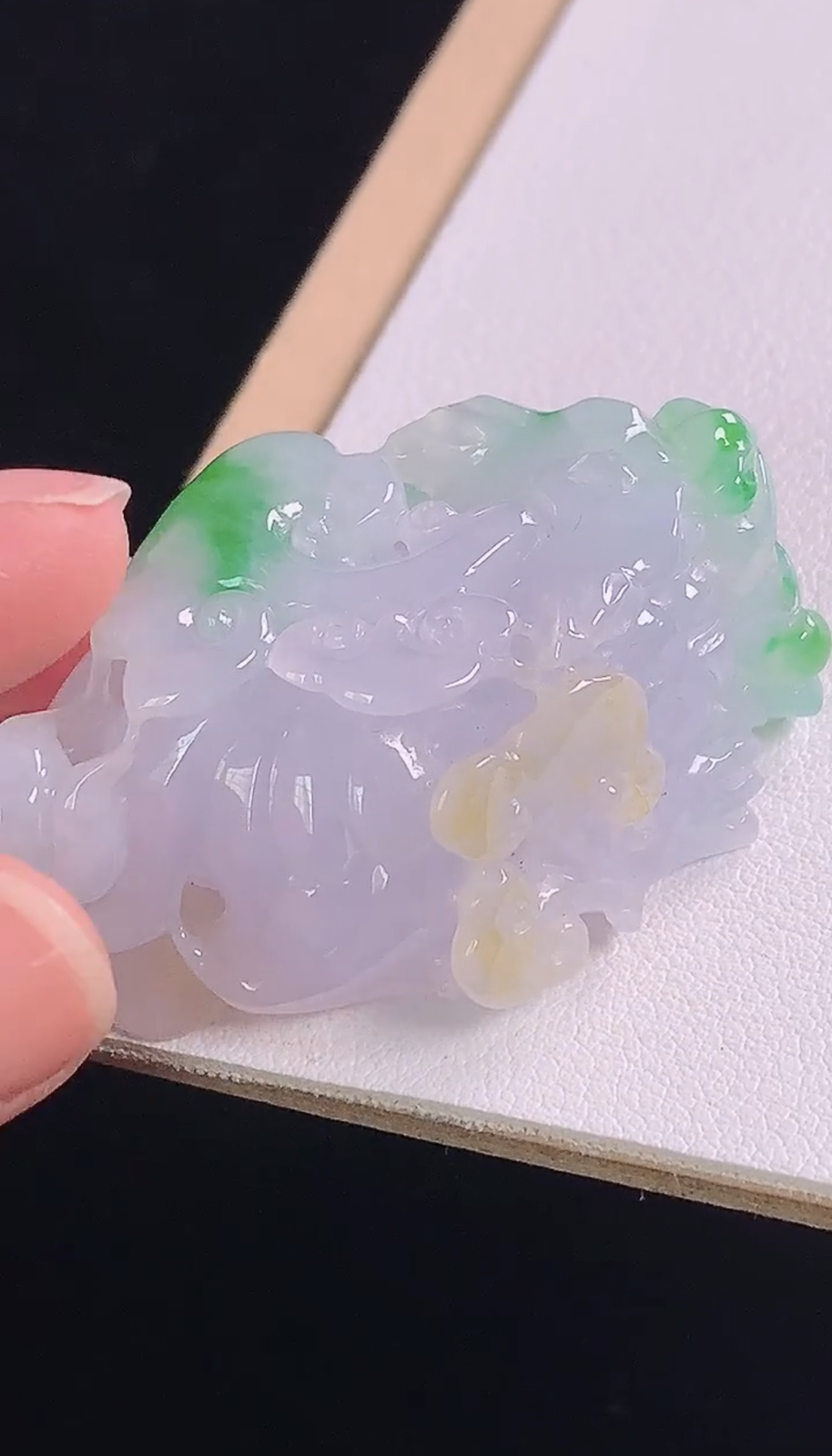 三彩貔貅
尺寸:49.8-30.5-20.6mm