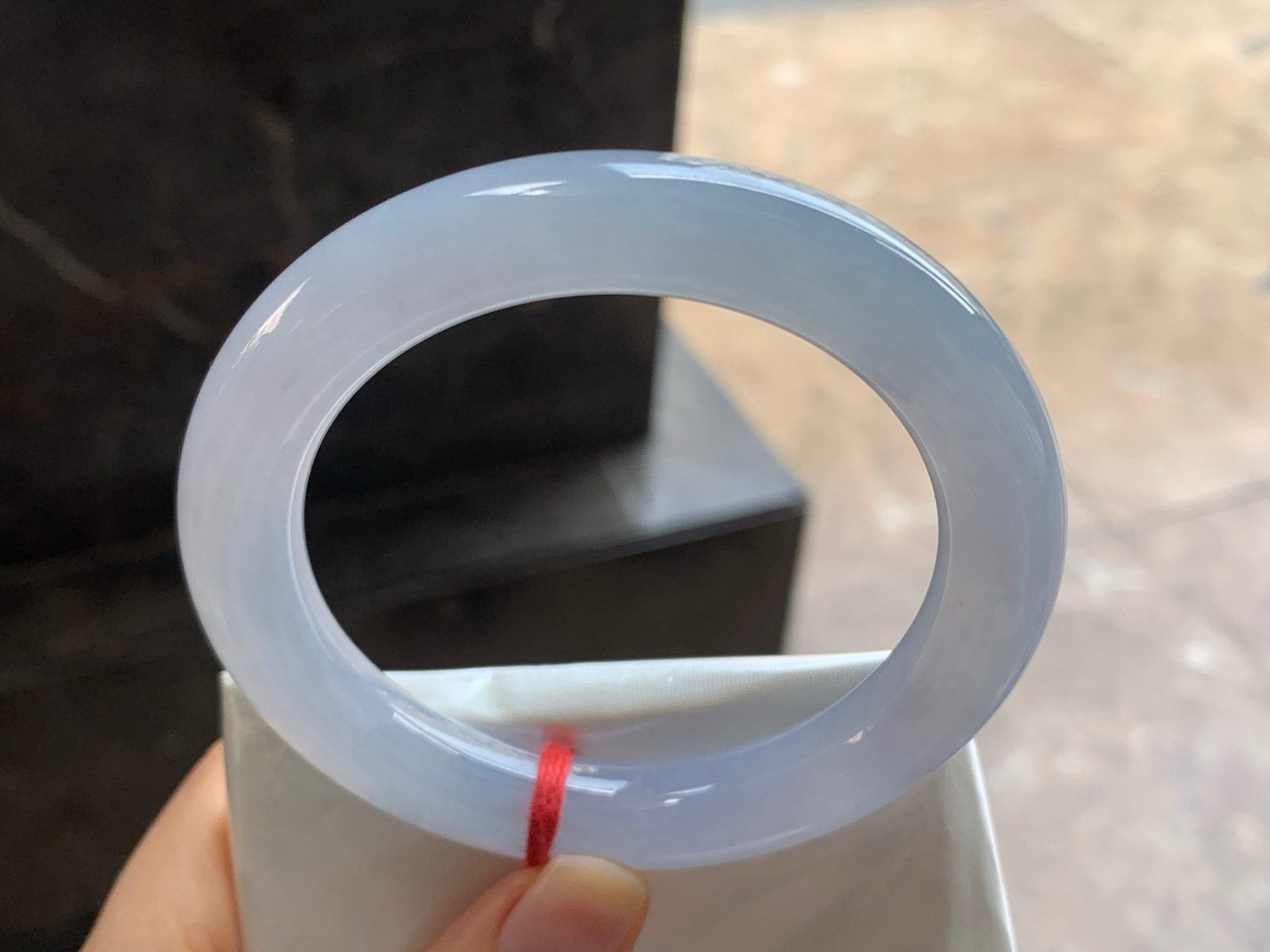 56.5-10.8

冰紫圆条手镯^_^清新