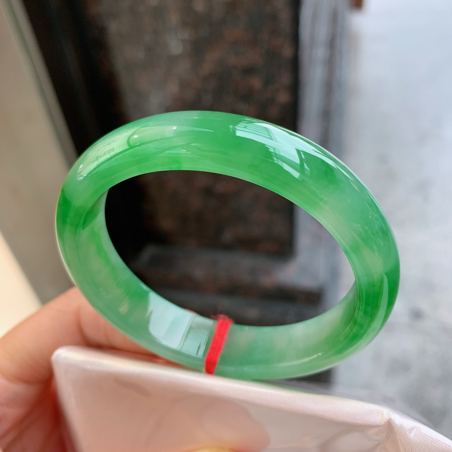 贵妃冰飘绿  尺寸：55/48/12.5/7.4 种色俱佳