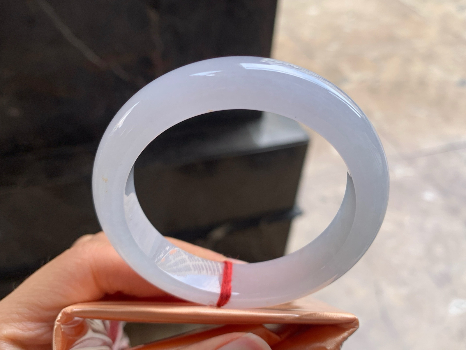 53.5-12.6-8.5

淡紫手镯^_^清新 水润