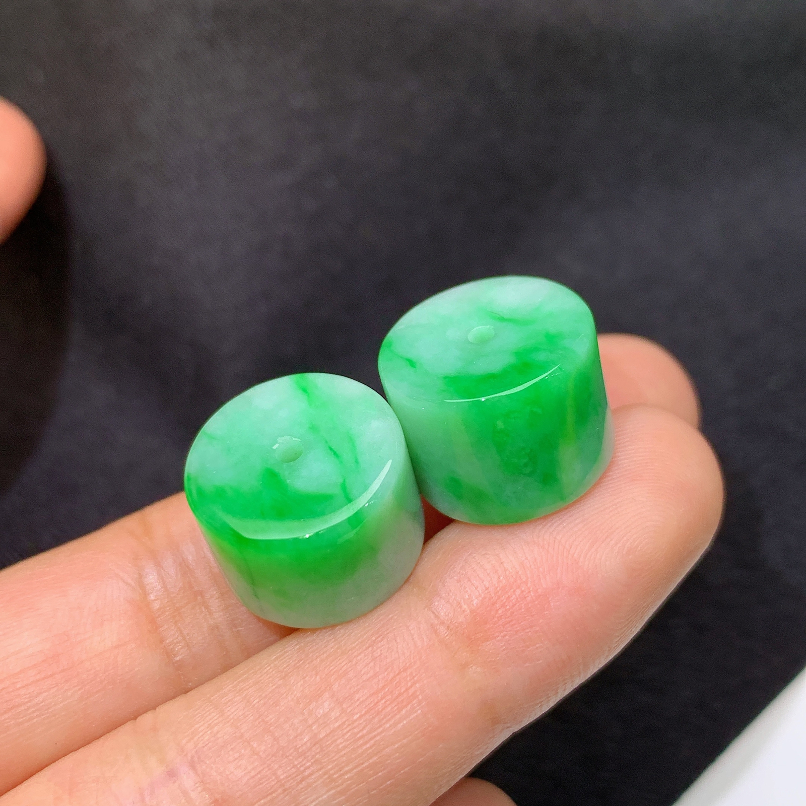 冰飘绿路路通一对，镶嵌佳品，冰润色阳，玉质细腻，种水足，Fuy 尺寸10.6*13.9