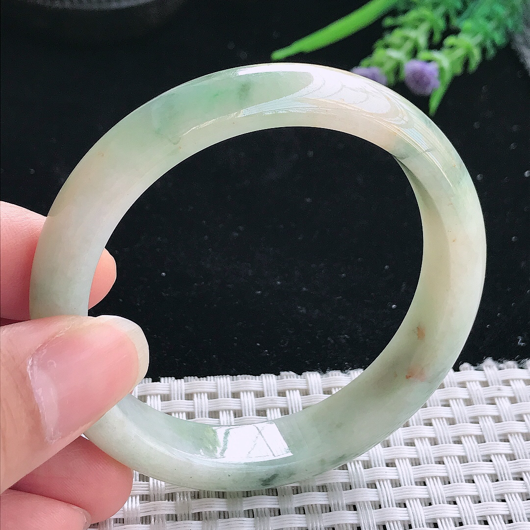 实拍A货翡翠55/12.3/7.6老坑精美温润飘花手镯玉镯手环