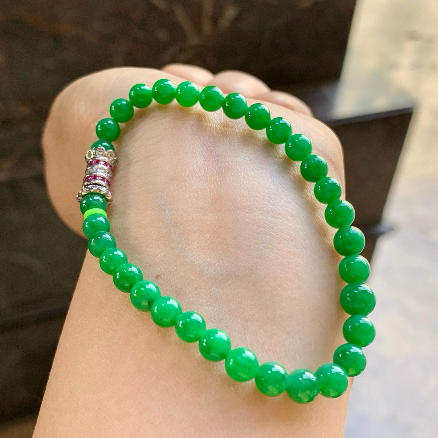 辣绿色手串^_^鲜艳 辣眼