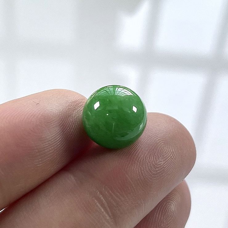 收藏级别，缅甸天然翡翠A货，卡12冰润满绿阳绿圆珠单珠一颗，尺寸：12mm/1颗，重量：3.09g