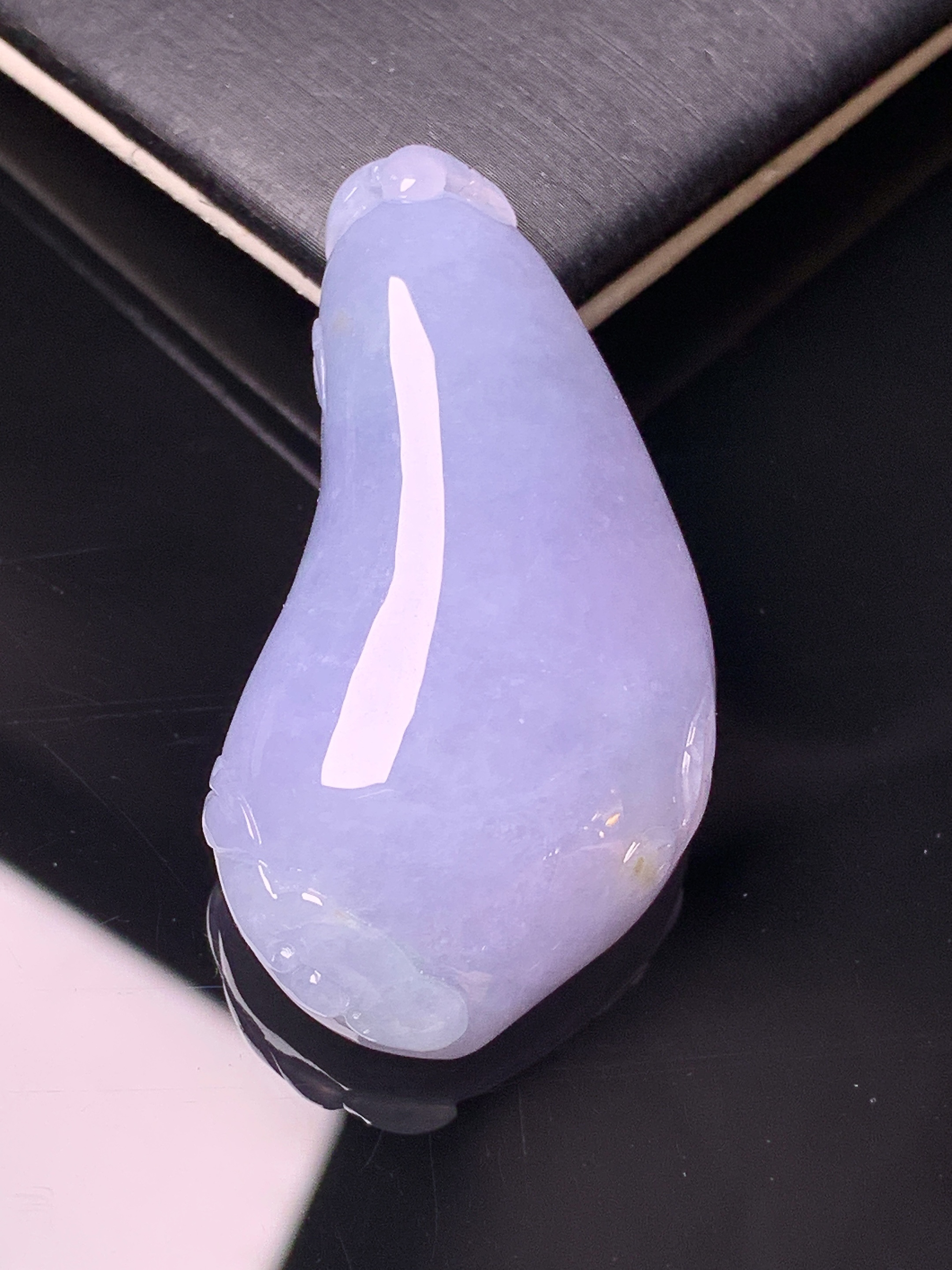 紫罗兰福瓜吊坠 玉质细腻 色泽艳丽清新 水润亮眼 整体尺寸43.5*21.8*11c1