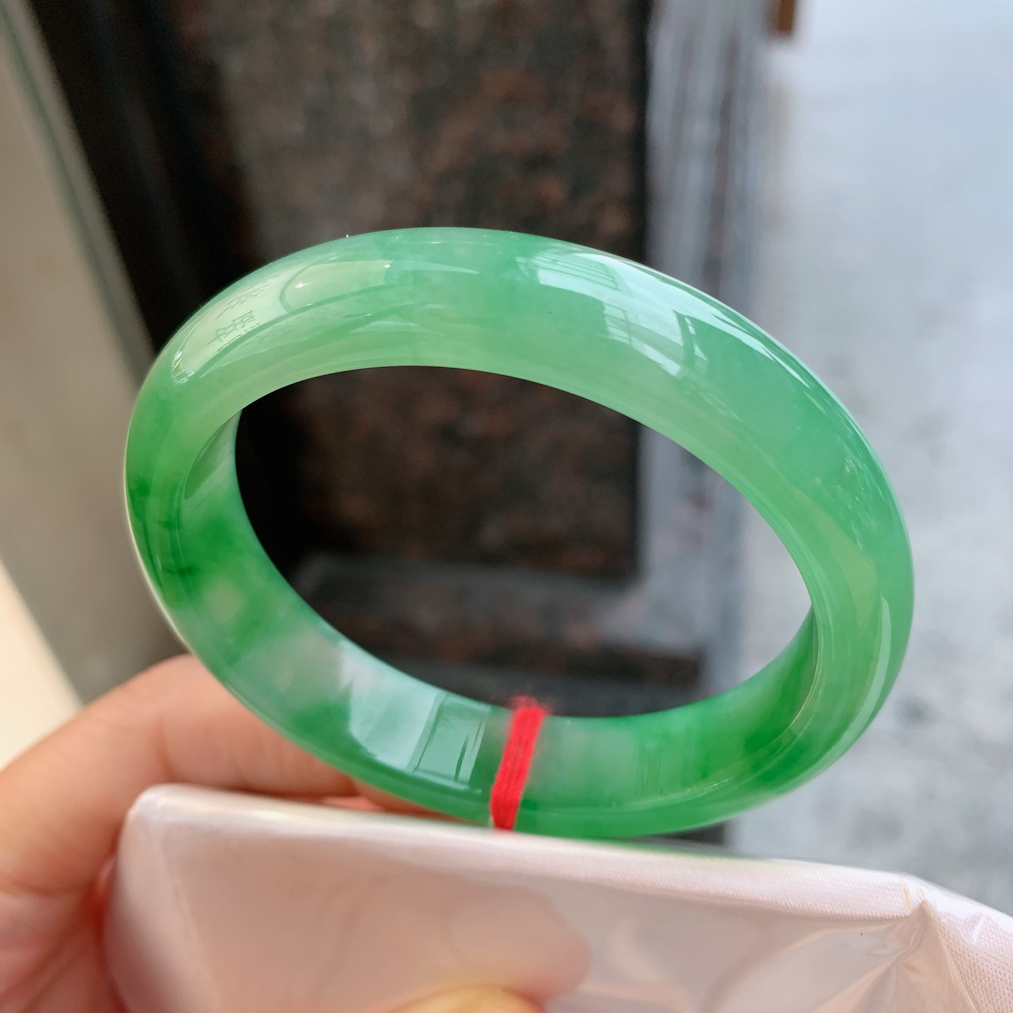 贵妃冰飘绿  尺寸：55/48/12.5/7.4 种色俱佳