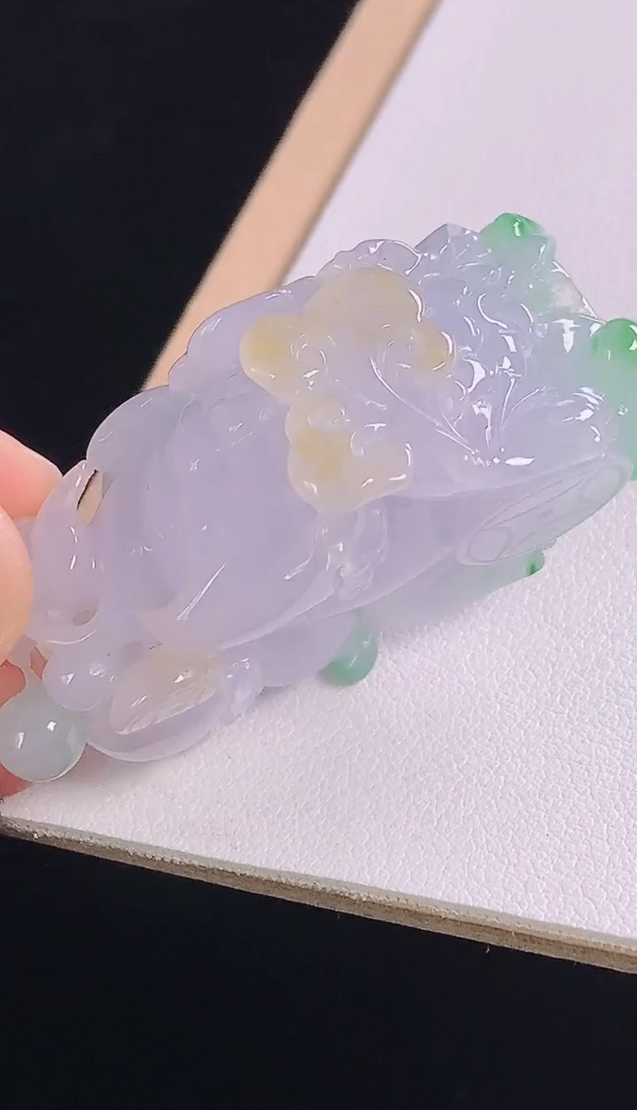 三彩貔貅
尺寸:49.8-30.5-20.6mm