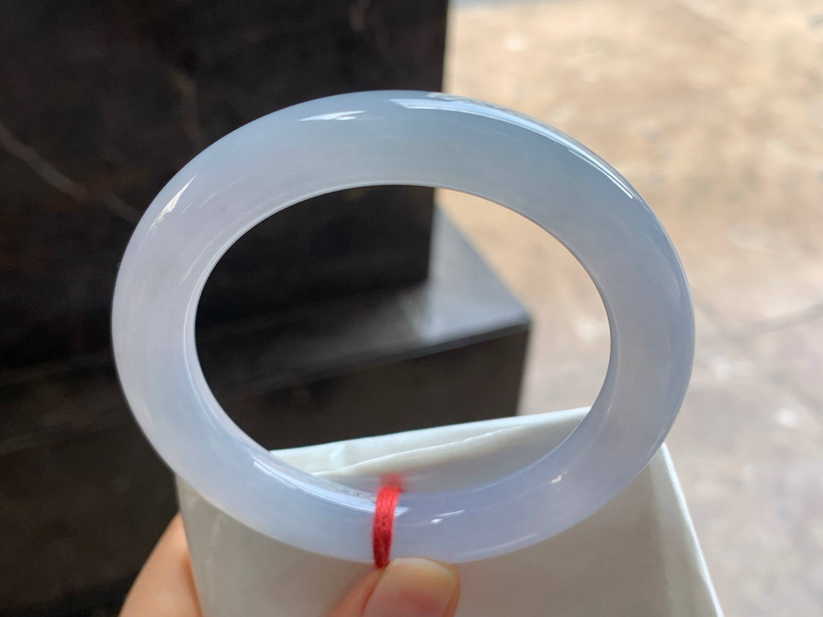 56.5-10.8

冰紫圆条手镯^_^清新