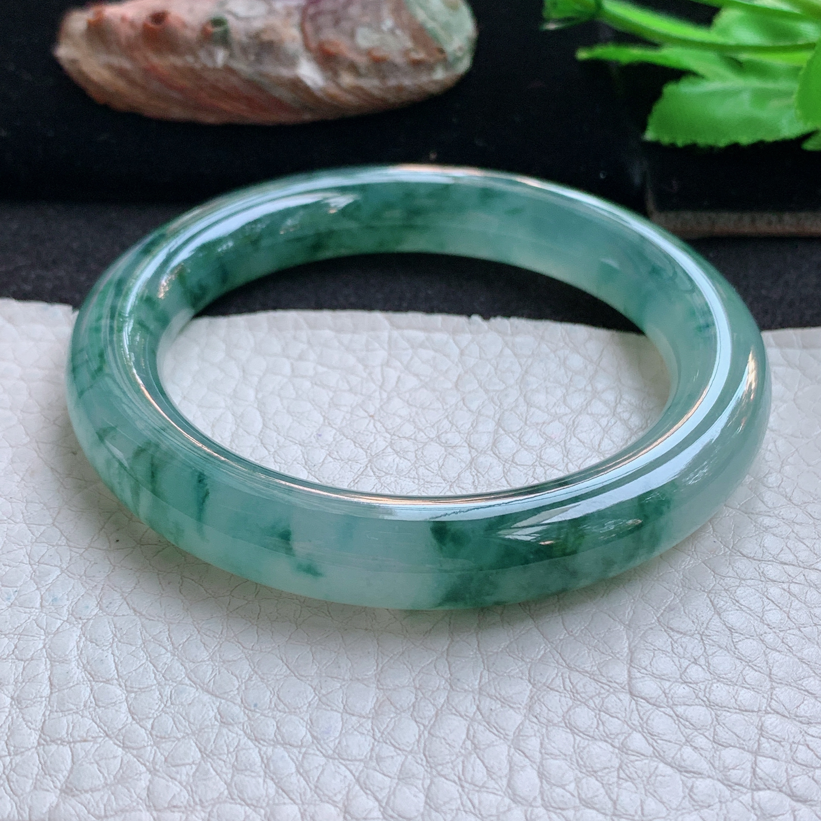 xc收藏款56*10.8美人镯 天然缅甸翡翠a货手镯冰飘花圆条玉镯子