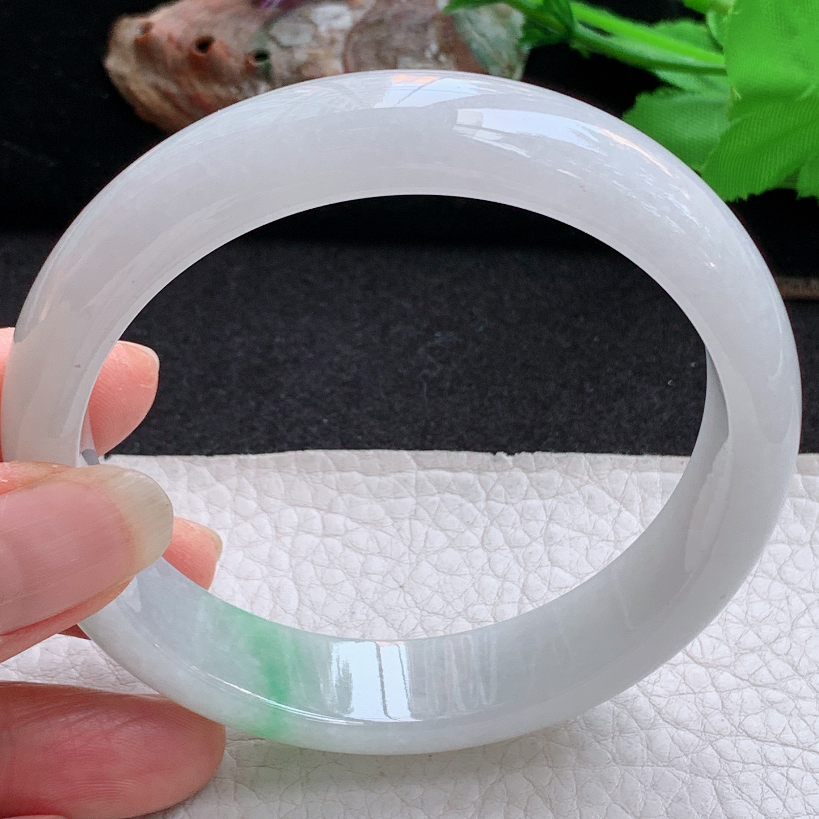 hy大圈口62.5*14.3*8平安镯 天然缅甸翡翠手镯飘绿细润正圈玉镯子