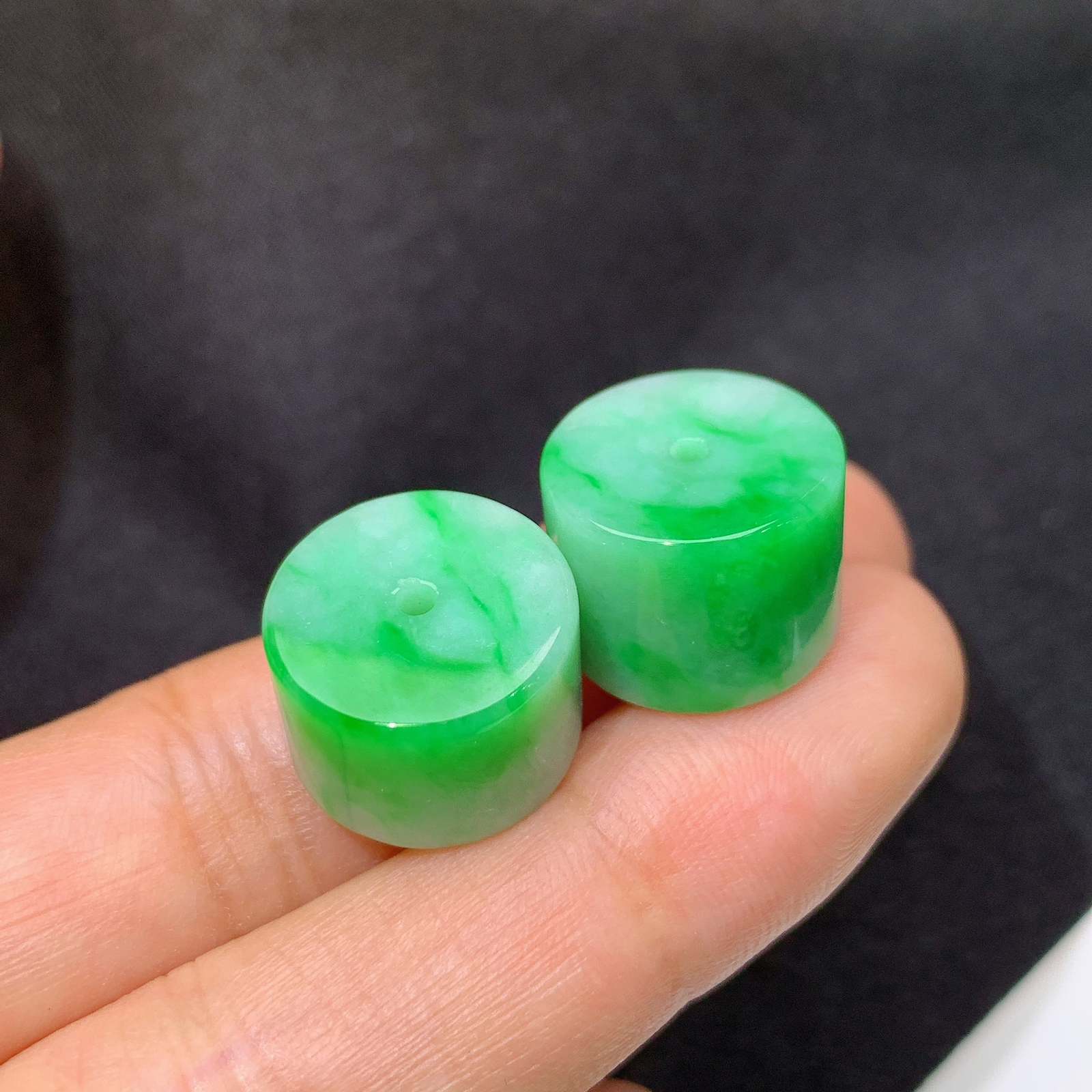 冰飘绿路路通一对，镶嵌佳品，冰润色阳，玉质细腻，种水足，Fuy 尺寸10.6*13.9