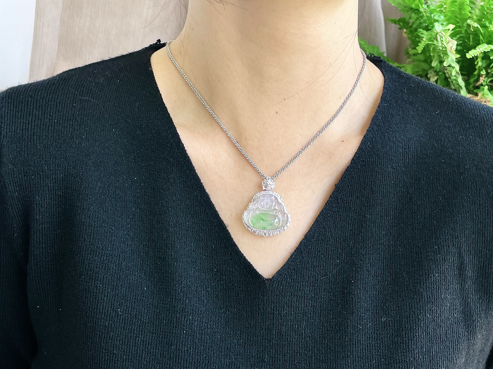 【镶嵌】高冰飘花佛公吊坠  
【说明】缅料 18k金镶嵌 性价比高  
【整体】36.7-29-9.5
【裸石】21-26.2-5