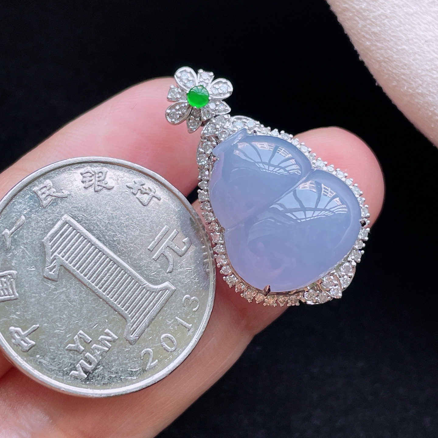 18K 紫罗兰·葫芦

整30-17.5-11.5
裸17.3-14.7-6.2