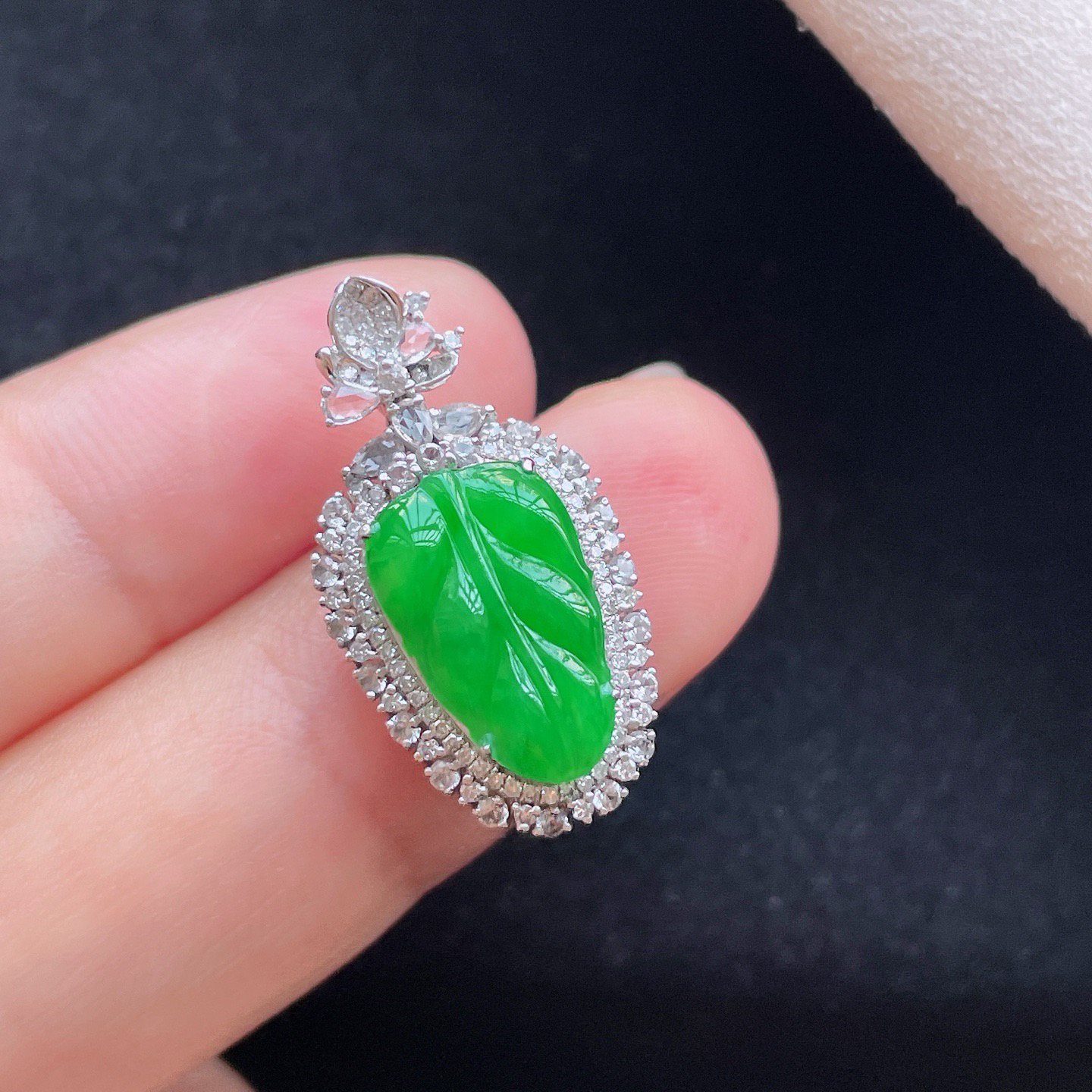 18K 满色·叶子

整24.8-13.1-8.4
裸13.5-8.6-1.8