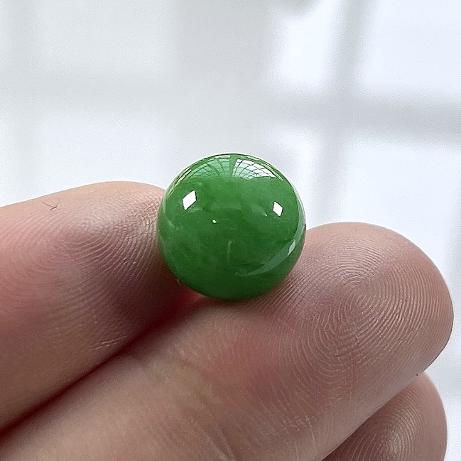 收藏级别，缅甸天然翡翠A货，卡12冰润满绿阳绿圆珠单珠一颗，尺寸：12mm/1颗，重量：3.09g