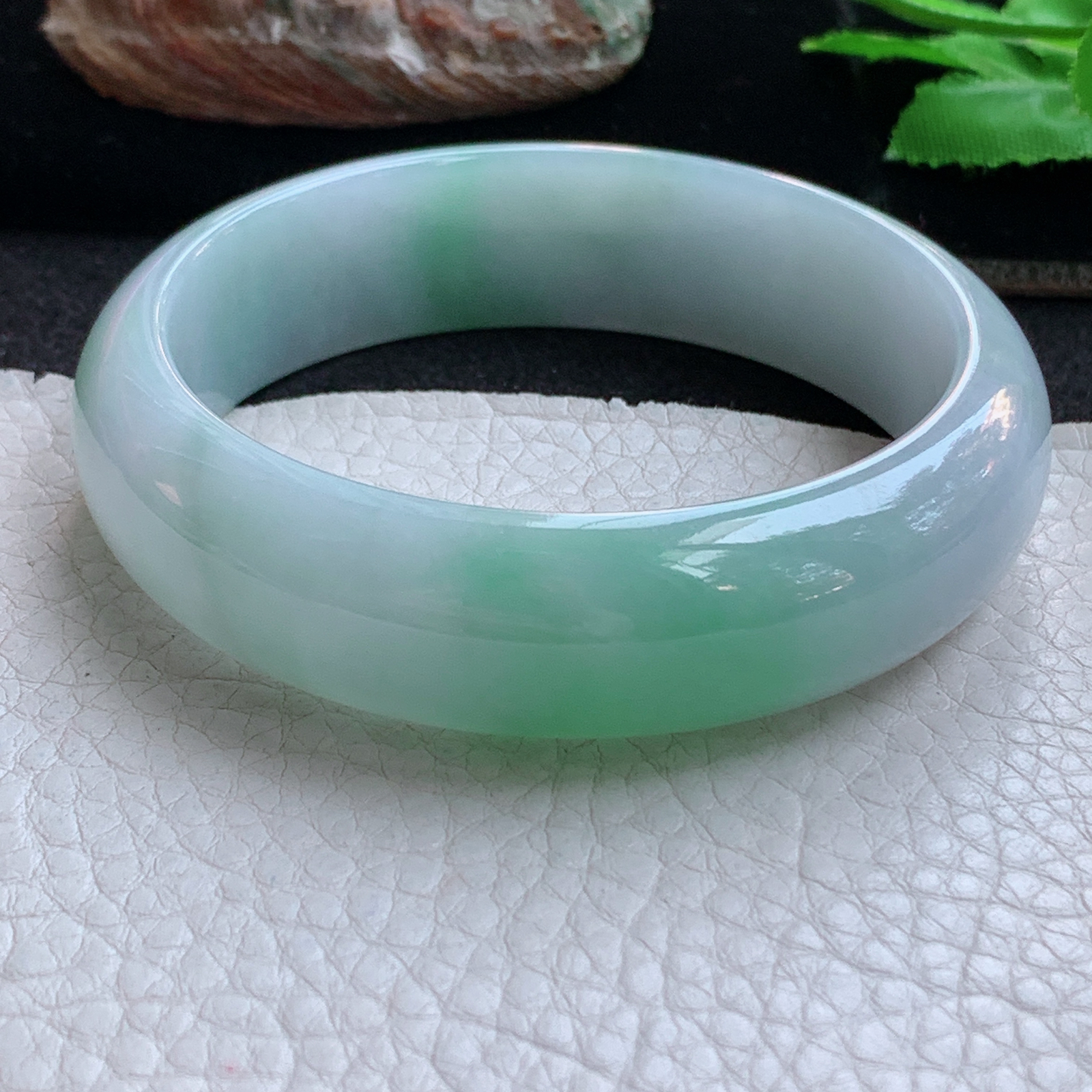 xc实拍59*16.8*8轮胎镯 天然缅甸翡翠a货手镯飘绿大气正圈玉镯子