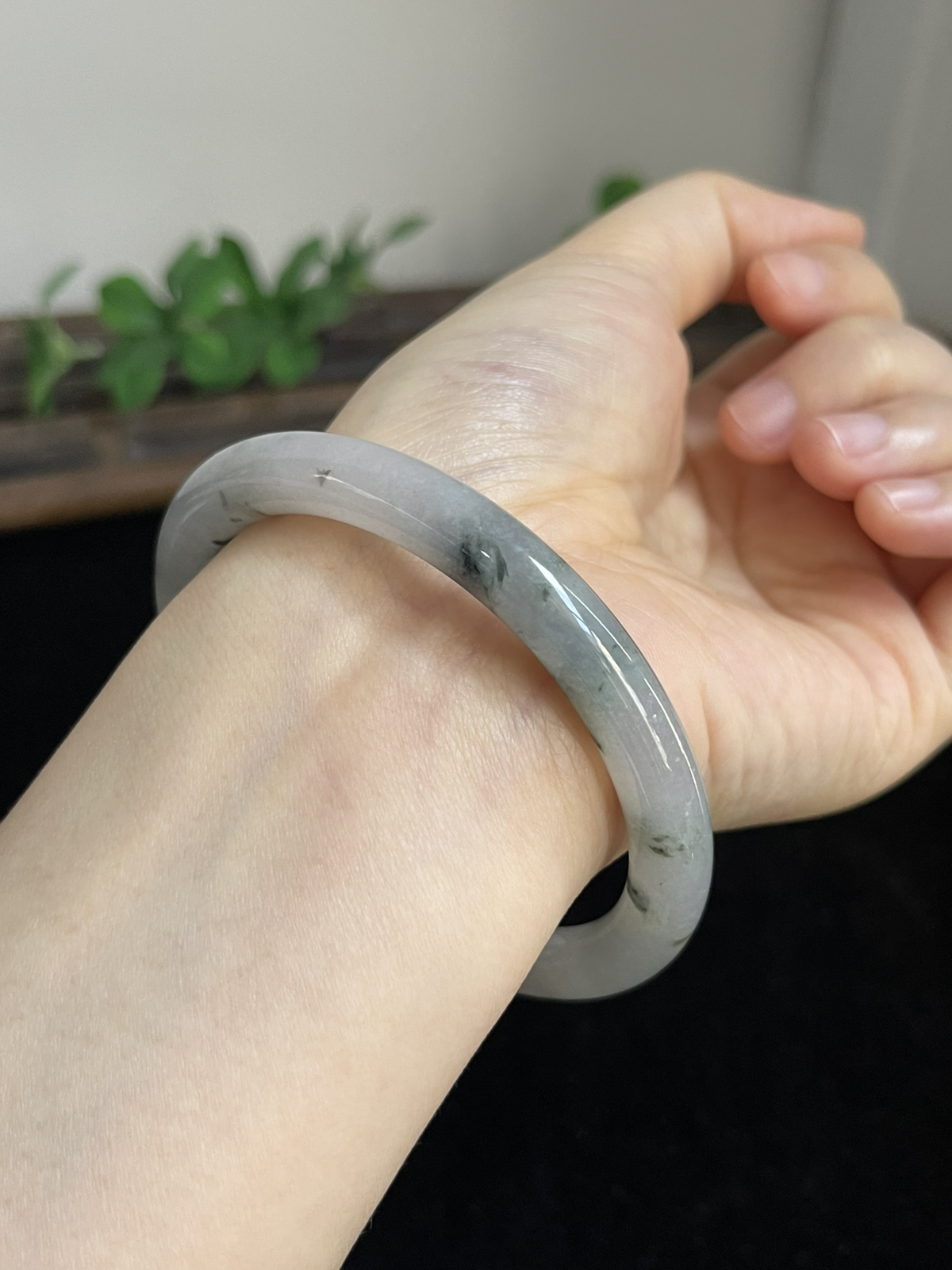 圆镯60圈口，翡翠手镯