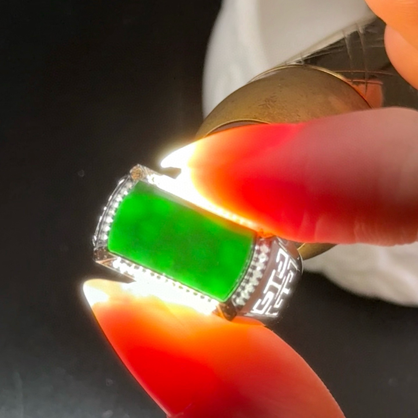 精品18k墨翠马鞍男戒 种好色正 黑度极好 打灯色正  尺寸14.9