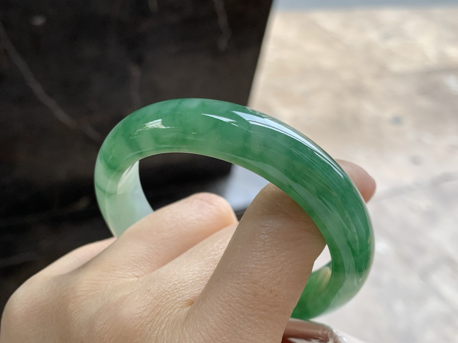 52.5-12.6-8.1

带色手镯^_^有种有色 精品小圈口