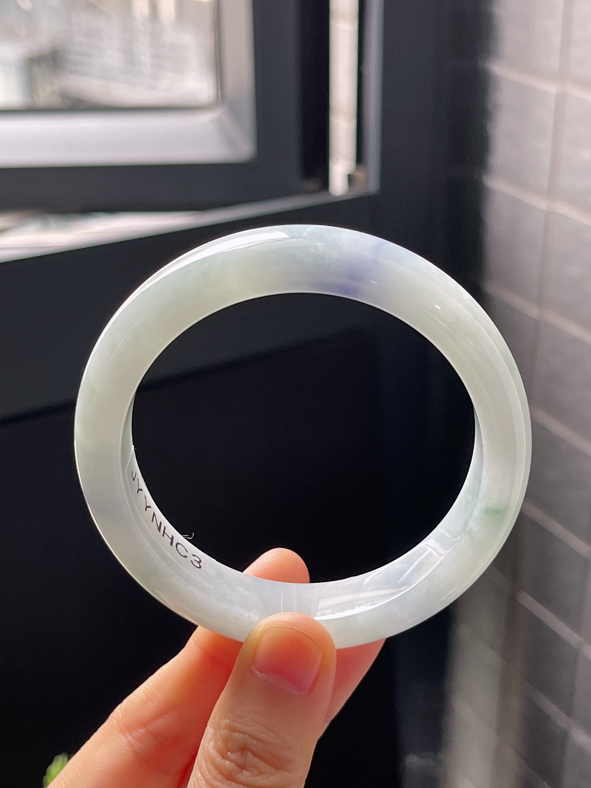 正圈56.2圈口，翡翠糯化种淡紫色手镯