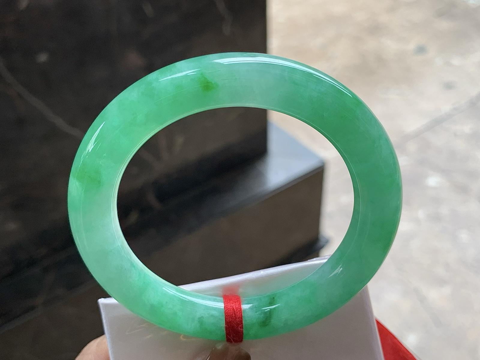 57-11.1

满色圆条手镯^_^ 颜色鲜艳浓郁～ 条形优秀 实物美丽