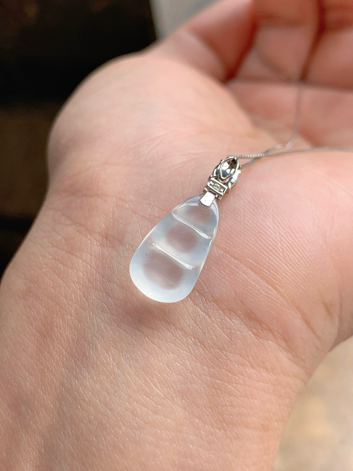 18k金白冰福豆
晶莹剔透，一眼爱上～