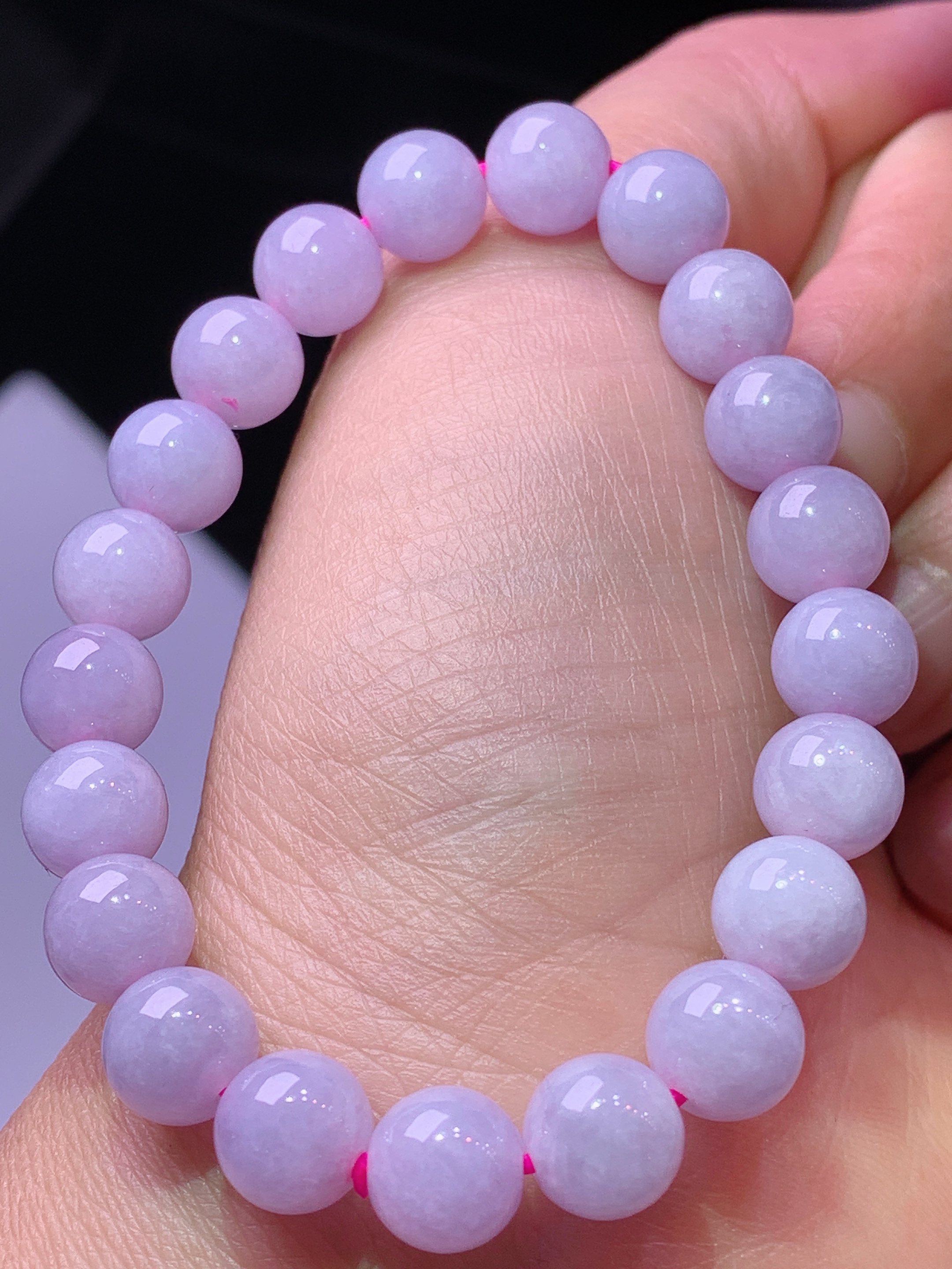 紫罗兰圆珠手链 玉质细腻 色泽艳丽清新 水润亮眼 整体尺寸8z1