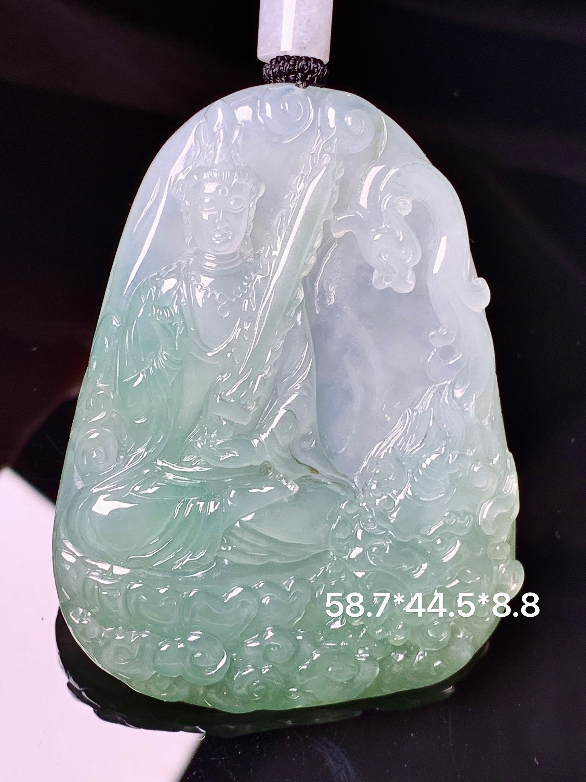 18k金钻镶嵌飘绿文殊观音菩萨吊坠 玉质细腻 色泽艳丽清新 水润亮眼 整体尺寸58.7*44.5*8.8L1