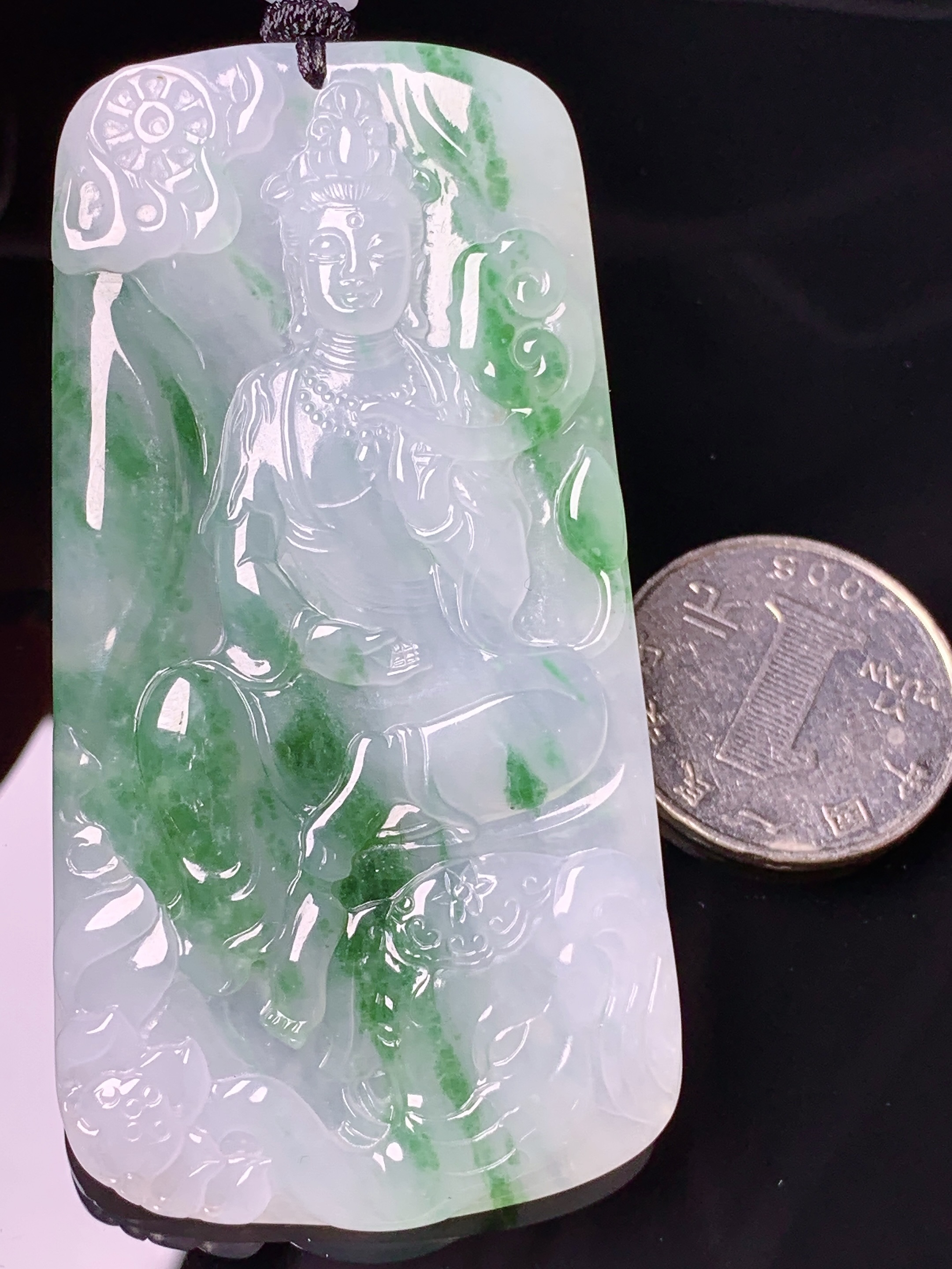 飘绿普贤观音菩萨吊坠 玉质细腻 色泽艳丽清新 水润亮眼 整体尺寸72.8*37.8*6x1