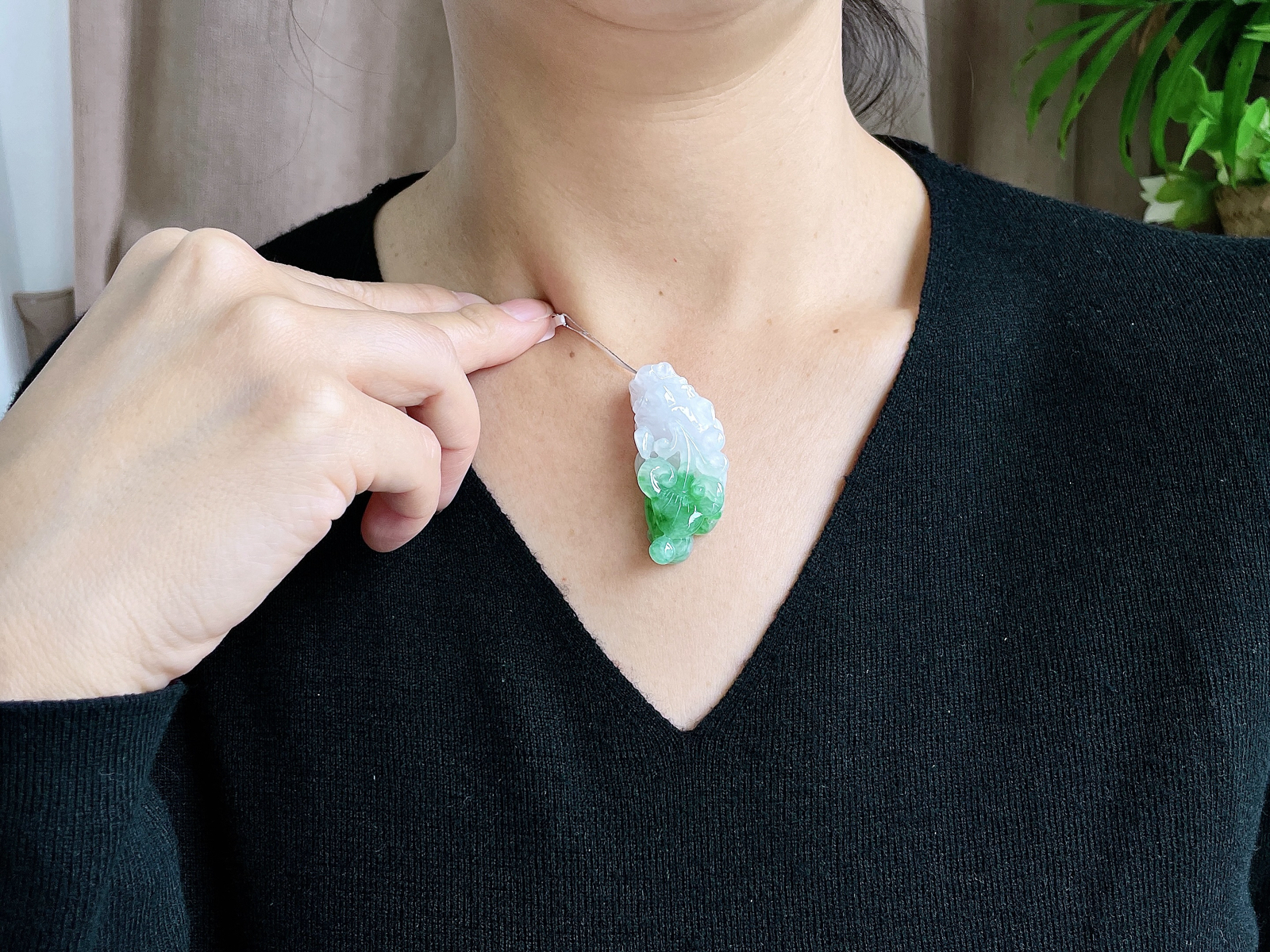 冰飘绿花貔貅吊坠，尺寸：49.3-22.2-12