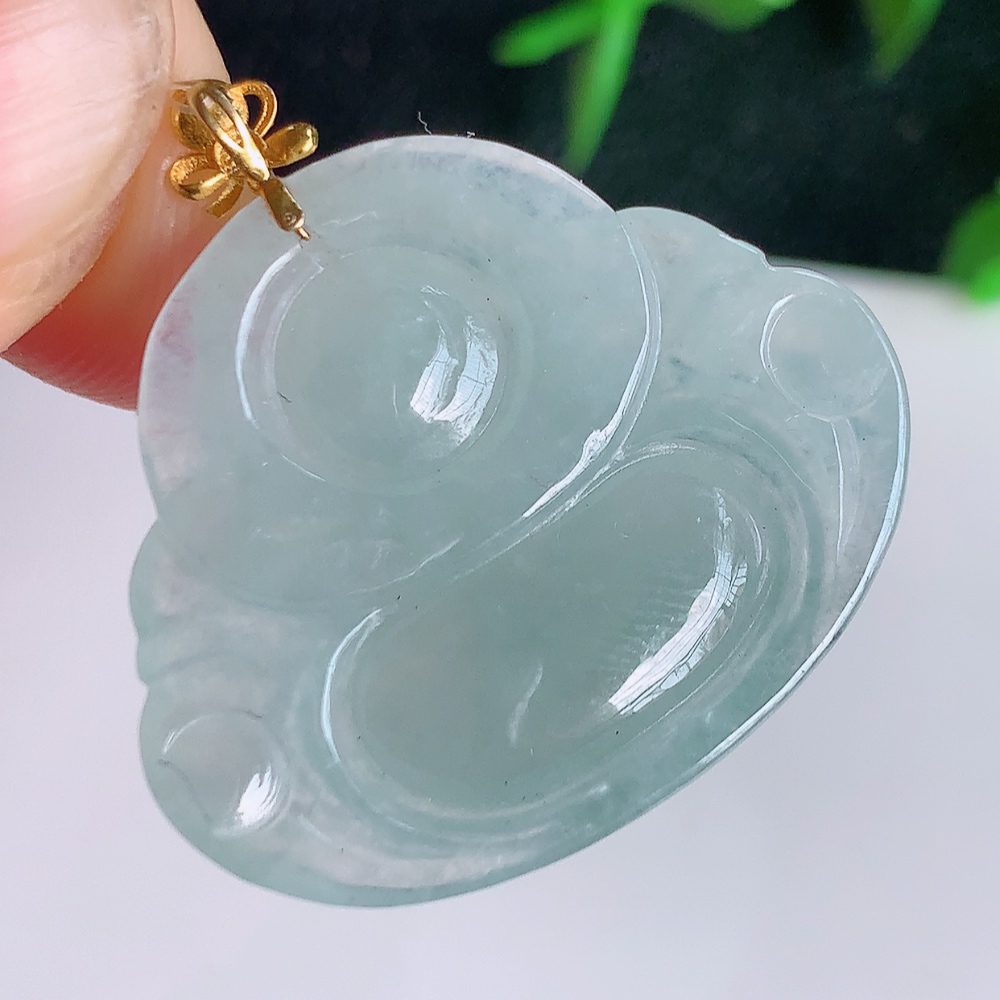 18k金扣冰润佛公挂件 玉质细腻  精雕弥勒佛，笑佛福耳垂肩，面相喜庆，开怀大笑，憨态可掬。惟妙惟肖，寓意福禄双全，吉祥美满，笑口常开 W49.31 尺寸：24.5-29.5-6mm