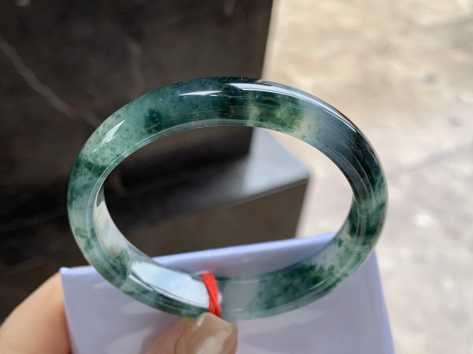 53.5-11.5-6.9

飘花贵妃镯^_^正圈51 52可以戴