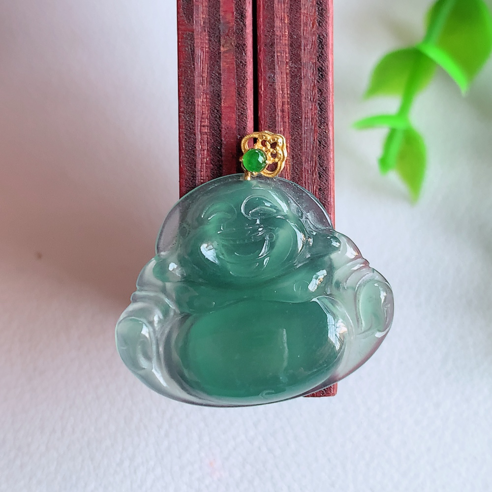 18k金扣蓝冰佛公挂件 玉质细腻  精雕弥勒佛，笑佛福耳垂肩，面相喜庆，开怀大笑，憨态可掬。惟妙惟肖，寓意福禄双全，吉祥美满，笑口常开 W01.31 尺寸：21-25.5-3.5mm