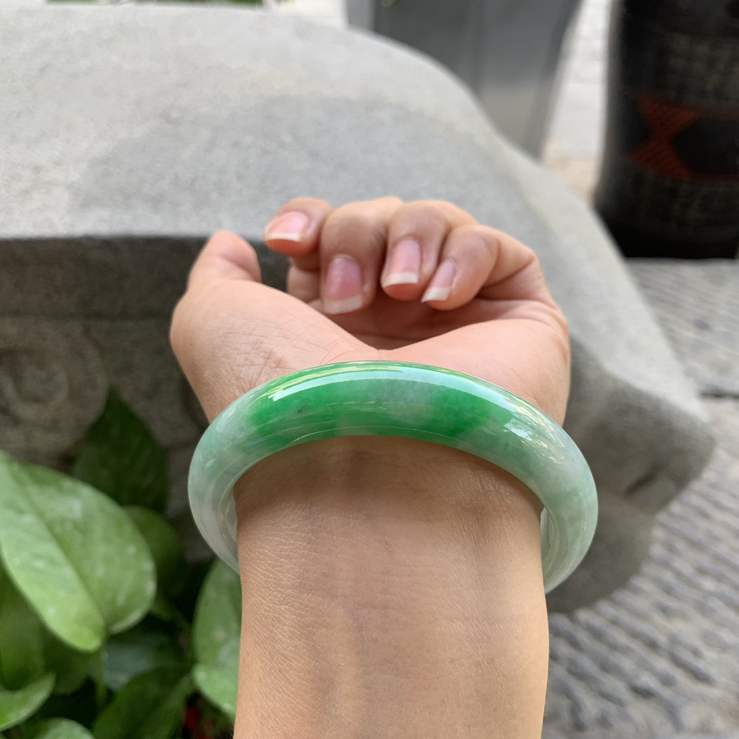 圈口57.6-12.4-8.1 【辣阳绿正圈手镯】正圈57 58可戴