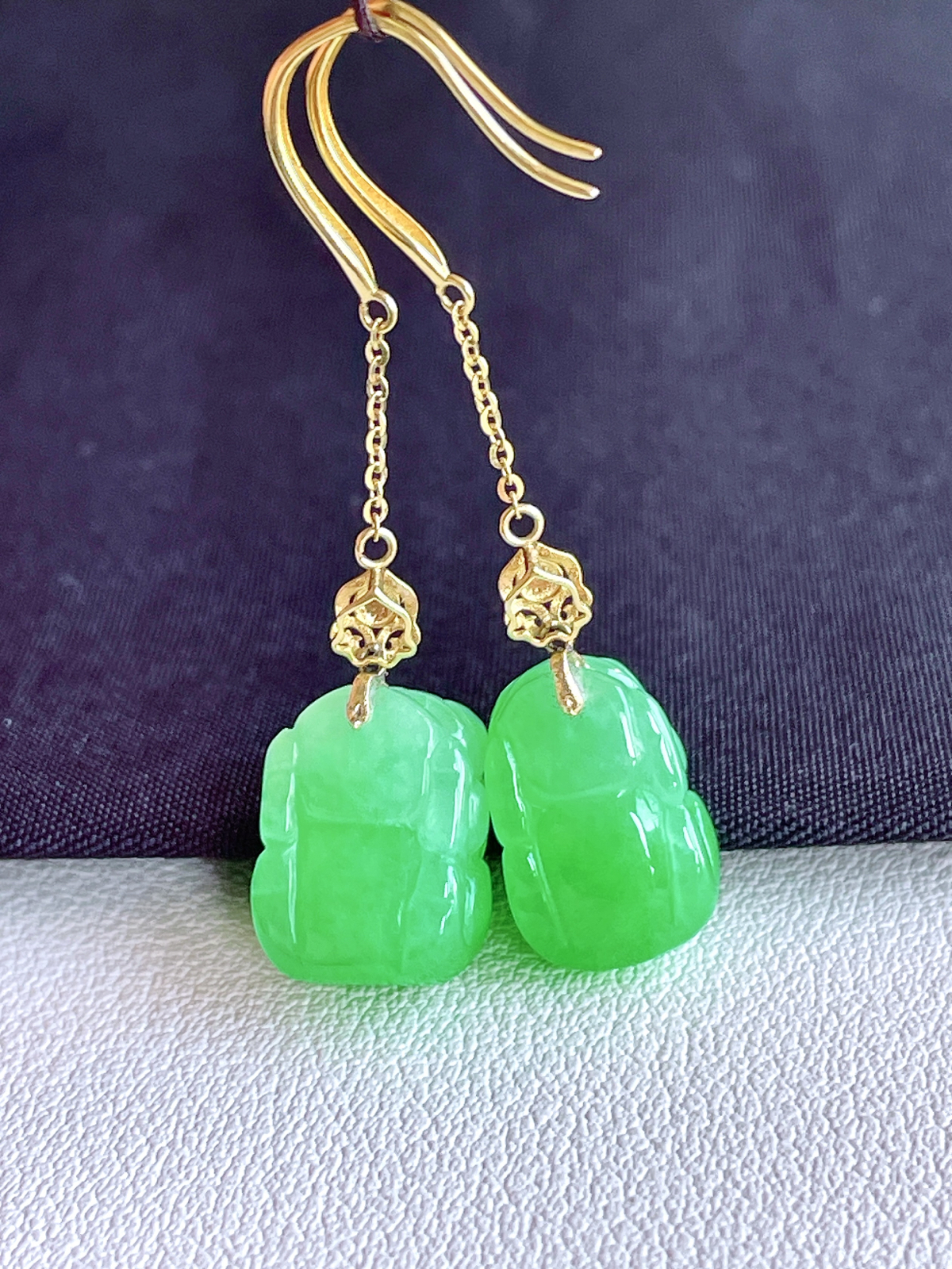 冰阳绿貔貅耳坠 
整体尺寸：20-9.2-5.8