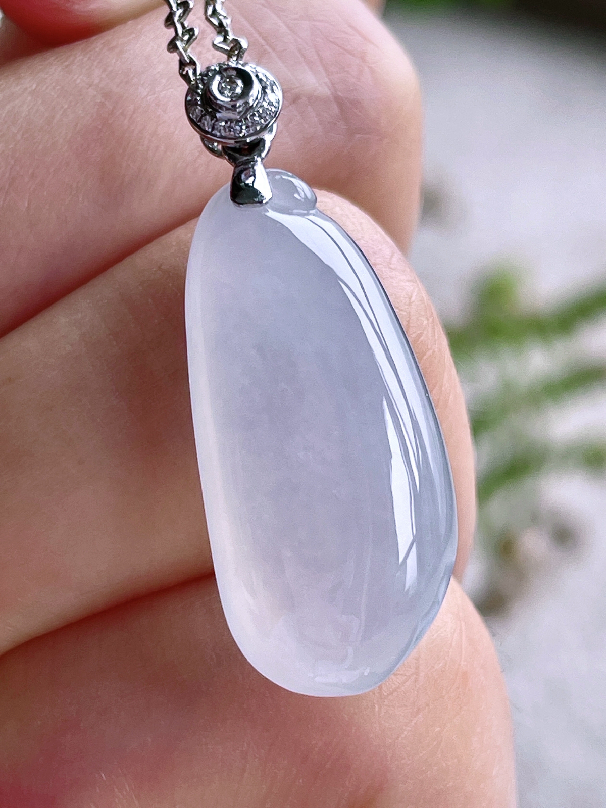 18k金镶嵌冰福瓜吊坠  
整体尺寸：32.7-26.4-12.2-6.9