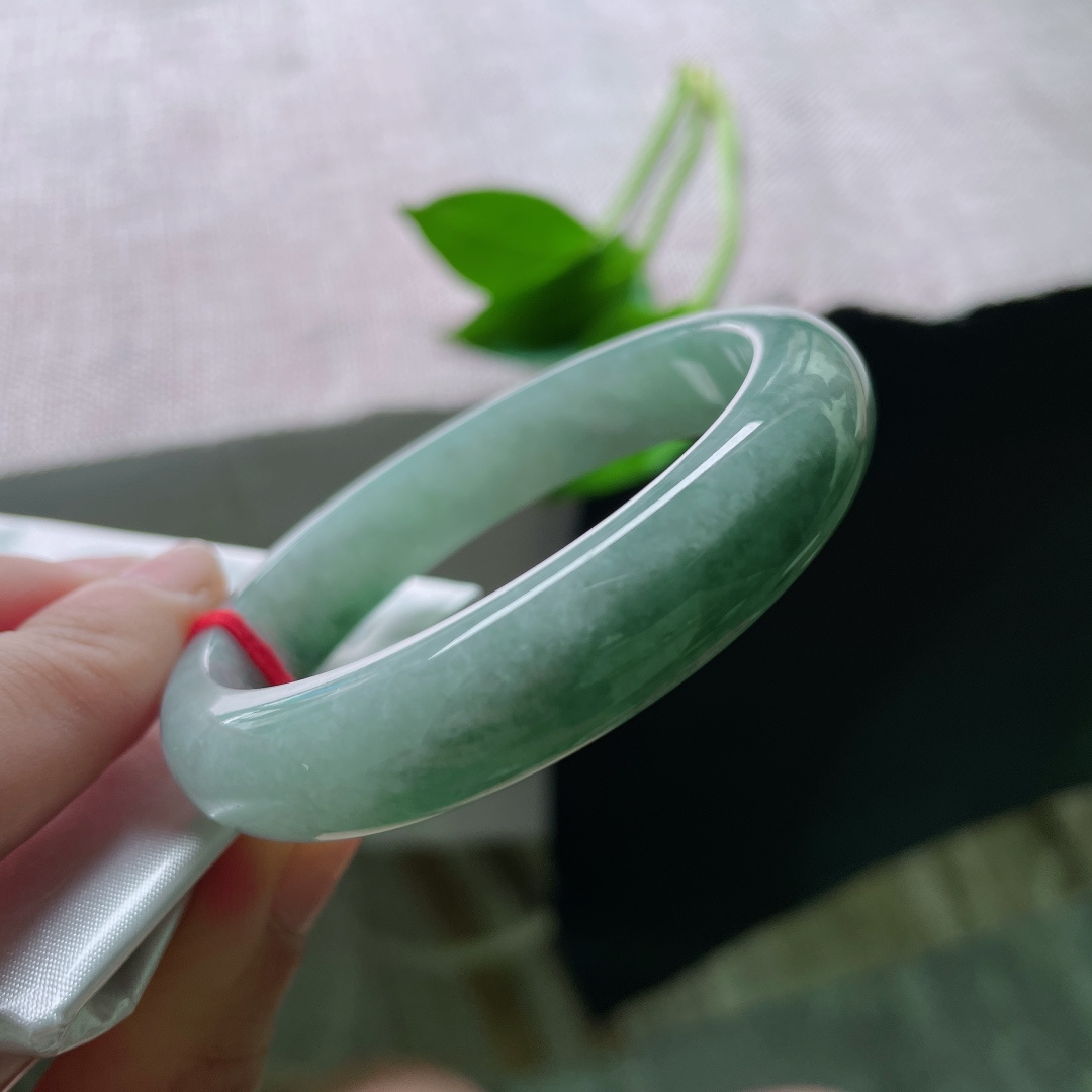 53.8/12.1/7.2，油青正圈，油润有光泽，佩戴沉稳内敛，一点皮纹不显，ss49258a