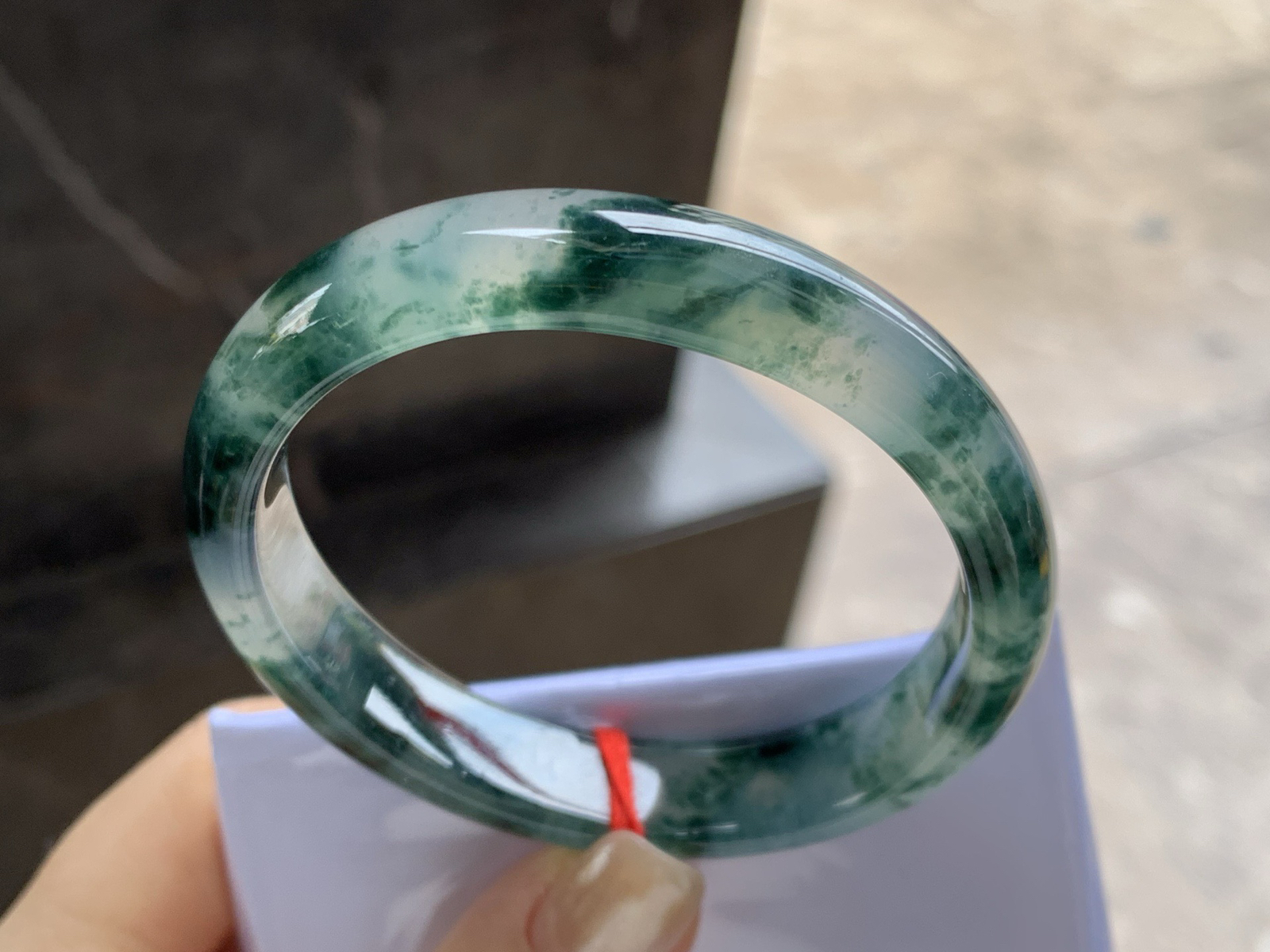 53.5-11.5-6.9

飘花贵妃镯^_^正圈51 52可以戴