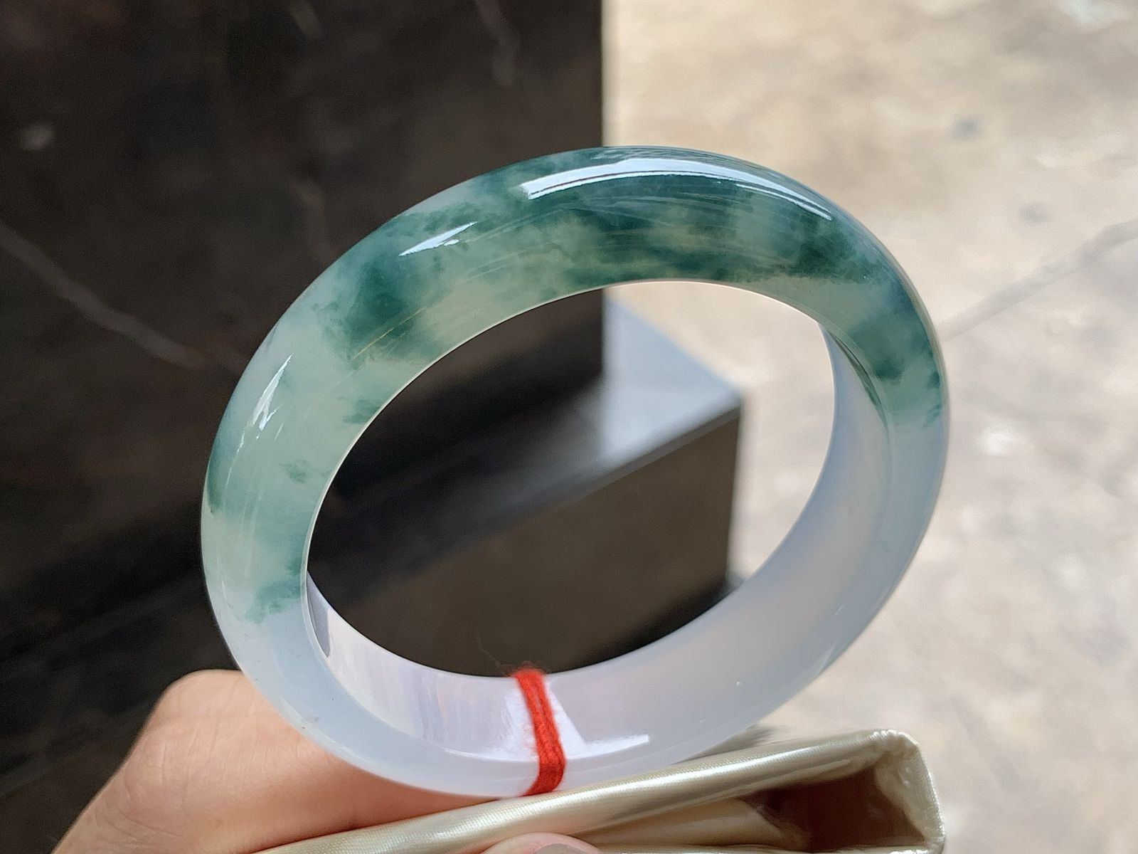 56.5-14-8.2

飘花手镯^_^ 细腻清爽的底子～ 花色鲜艳